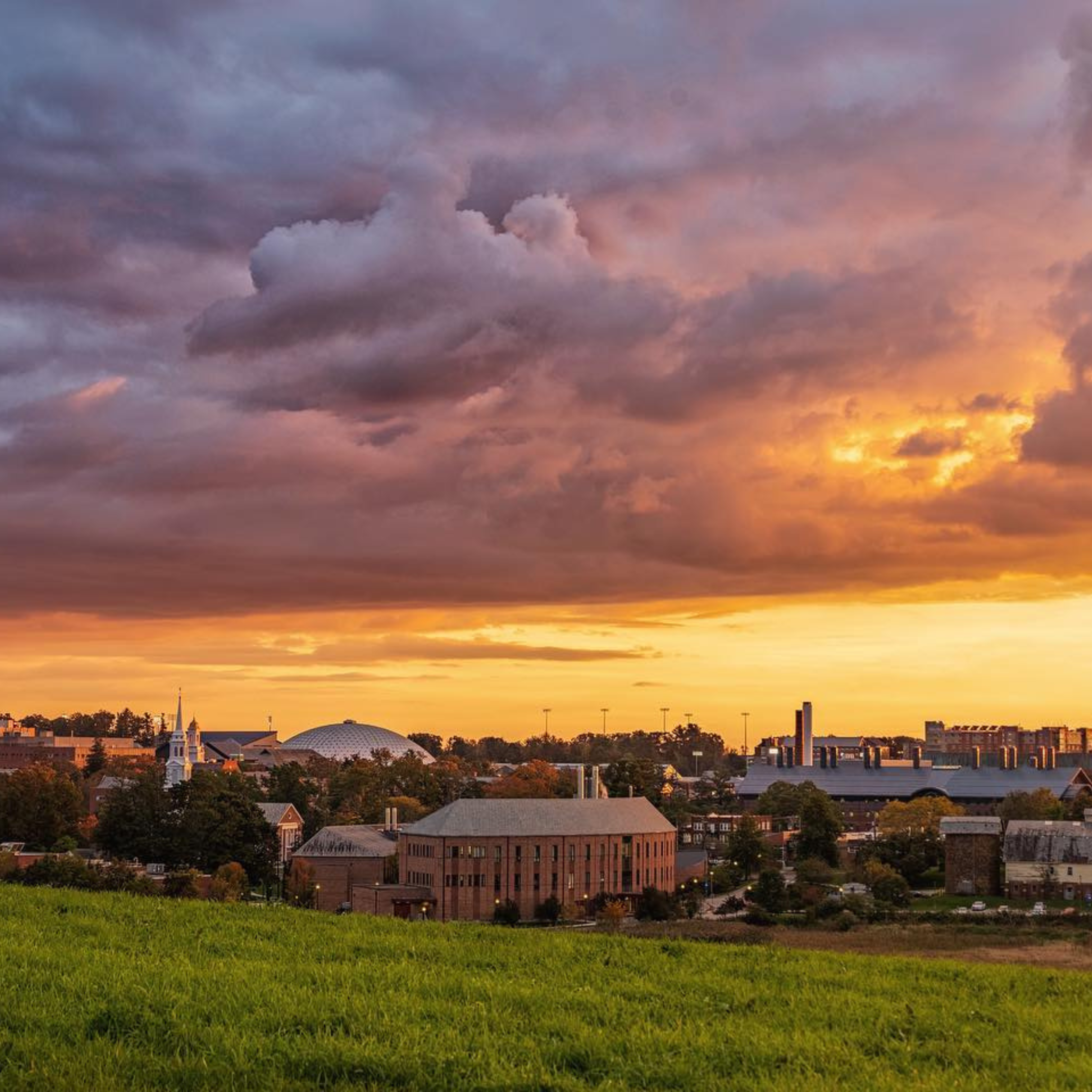 Sunset over Horsebarn Hill facing UConn Facilities (Milton Levin, 2022)